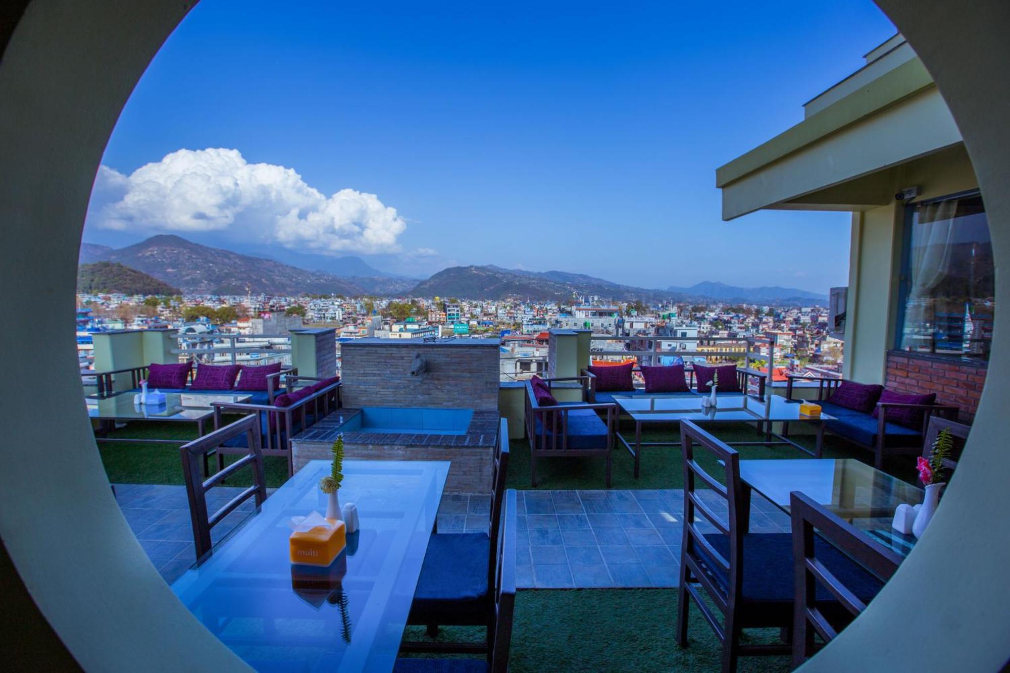 Hotel Task International Покхара Экстерьер фото