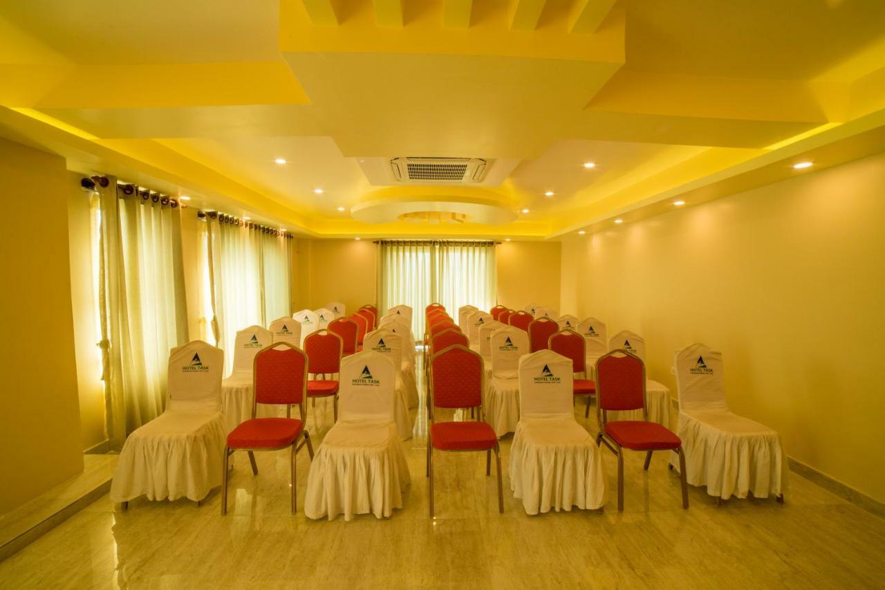 Hotel Task International Покхара Экстерьер фото